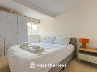 Pass the Keys Spacious Newly Renovated Flat in Charming Village - 1