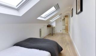 Beautiful large Edwardian House Balcony and Garden - 2