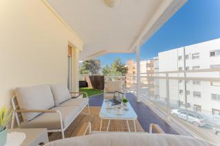 Bright 2-Bedroom Apartment with Terrace and Parking near the Beach - Salou - 4