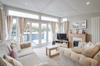 The Flamingo Lodge with Hot Tub - 6