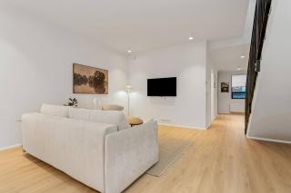 Premium 2BR Retreat in City Center| Free Parking - 4