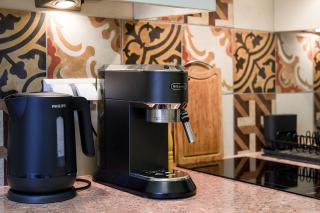 Discover Krakow Apartments - 8 Rakowicka St - Stylish Balcony Apartment with Netflix - 8