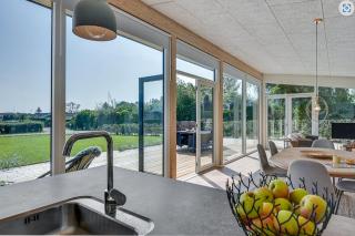 Modern Cottage Near Binderup Beach - 4