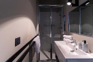 Elegant Balcony Suite - 2