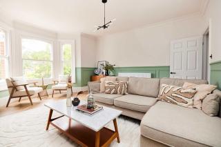 Earls Court Modern - 0