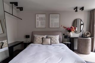 Stylish suite with private patio, perfect for 4 - 0