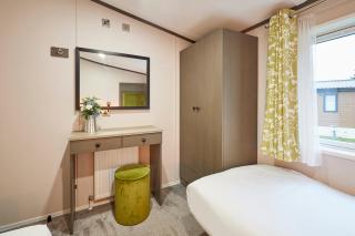 Gleneagles Lodge with Hot Tub - 2