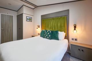 Gleneagles Lodge with Hot Tub - 5