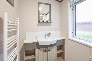 Gleneagles Lodge with Hot Tub - 1