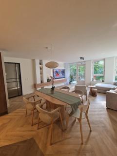 Stylish Renovated Apartment in the Heart of The Hague - 5