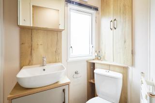 Squirrel Lodge with Hot Tub - 6