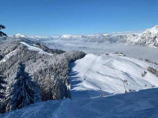 Berghaus Christel, bergbeek in grote tuin - 9