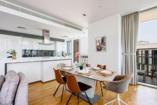Livbnb- 3BR with Maid's Room with Full Ain Dubai View - 3