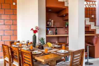 StayVista at RockEDGE - Shoolagiri with Bonfire, Infinity Pool - 4