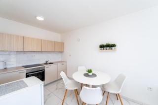 Lilly centrally located apartments - 6