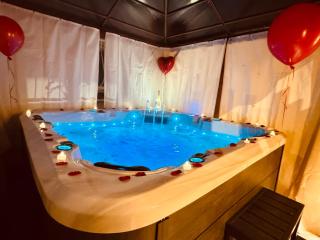 Logement entier - PISCINE - JACUZZI - 8