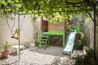 Apartments by the sea Brela, Makarska - 13620 - 1