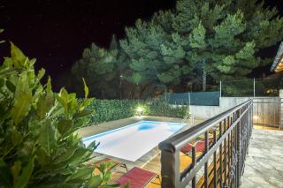 Family friendly house with a swimming pool Maslinica, Solta - 16782 - 1