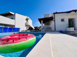 Family friendly house with a swimming pool Janjina, Peljesac - 19594 - 2