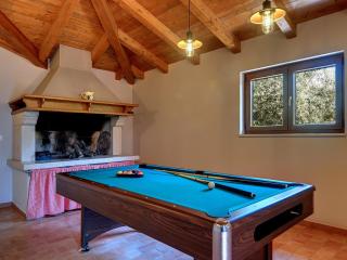 Holiday house with a parking space Valtura, Pula - 22784 - 2