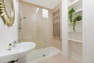 New! 5BR in Queen Street - 3