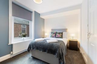 New! 5BR in Queen Street - 8