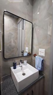 Casa Aarya - Brand New, Modern Flat in the heart of Delhi - Nueva Delhi - 4