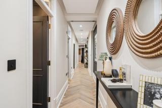 Quintessential Chelsea Apartment with 2 Bedrooms - Modern & Luxury - 9