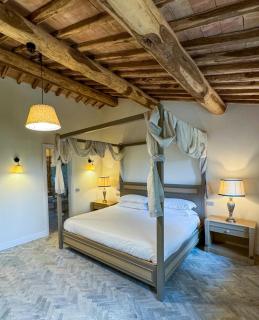 Italian Villa With Pool Among Olive Trees - 7