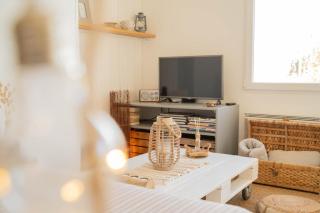 Maison avec fauteuil suspendu et lit de jour près de la mer en Vendée - 1