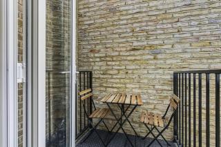 Relax and Explore Chic 3BR Flat near Kings Cross - 8