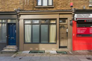 Relax and Explore Chic 3BR Flat near Kings Cross - 3