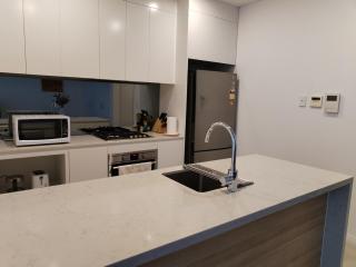 Lumière Riverside One Bedroom Apartment In Ryde With Queen Bed and Free Parking Close to Train & Ferry & Cafes - 5