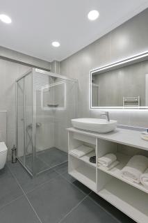 On4 Rooms & Suites - 1