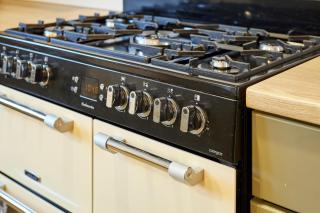 Lucky Lodge with Hot Tub - 4