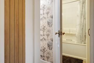 Central London 2-Bed Flat - 6min to Victoria Station - 2