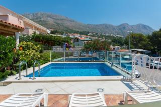 Apartments with a swimming pool Mlini, Dubrovnik - 9009 - 1