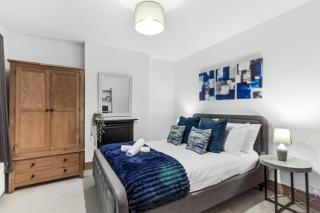 LuxeVille I Serene 3BR Apartment with Private Courtyard I LongTerm RatesI ParkingI WiFi - 9