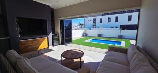 Albatross Holiday Home - 6