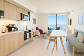 Luxury 3BR Apt with Epic Biscayne Bay Views - 6