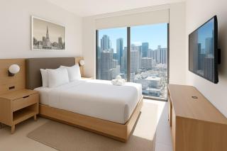 Luxury 3BR Apt with Epic Biscayne Bay Views - 1