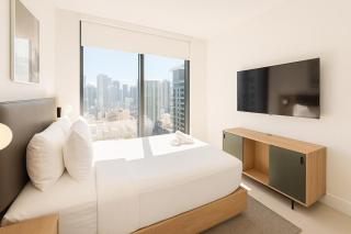 Luxury 3BR Apt with Epic Biscayne Bay Views - 2