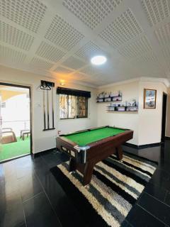 Cozy 4-Bedroom Home in Ibadan - 6