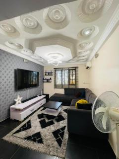 Cozy 4-Bedroom Home in Ibadan - 4