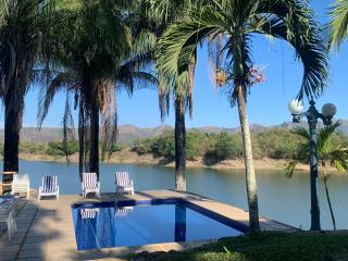 Las Palmas - Espectacular casa a borde de lago con piscina - 0