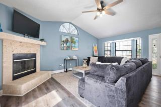 Twin Palms Beach House - Salt PoolSpa! Game Room! - 8