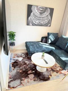 226 One Rosebank with On-Site Rooftop Restaurant - 0