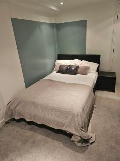 Luxury 5-bed Home - 4