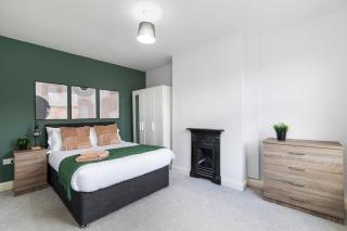 Spacious Two Bed House in Headingley - 1