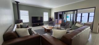 Albatross Holiday Home - 3